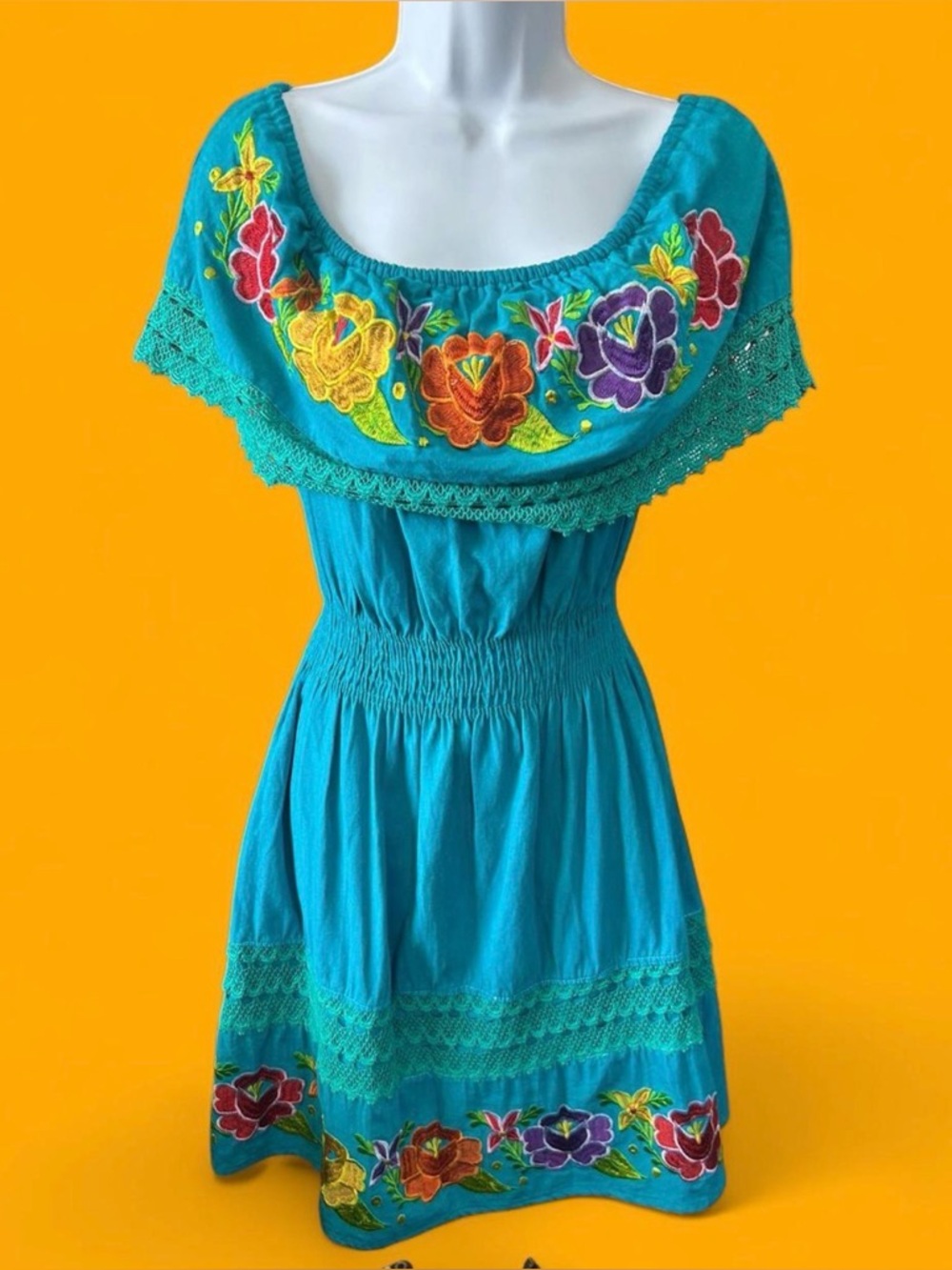 Vintage 1980’s/90’s teal Mexican peasant dress w/ embroidered flowers